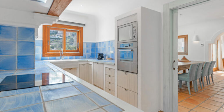 Extraordinary Ibiza style villa in Moraira El Portet – Kitchen – ID: 5500001 - Architect Joaquín Lloret