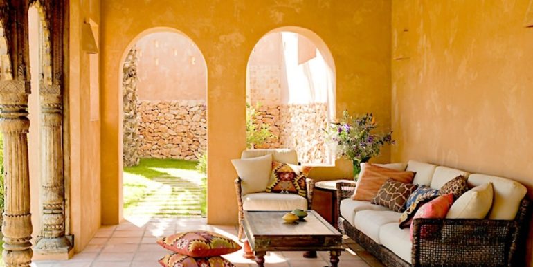 Aussergewöhnliche Ibiza-Style Villa in Moraira El Portet - Überdachte Terrasse - ID: 5500001 - Architekt Joaquín Lloret