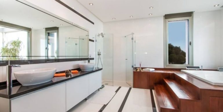 Elegante Luxusvilla in erster Meeresline in Moraira Cap Blanc - Badezimmer vom Hauptschlafzimmer - ID: 5500003
