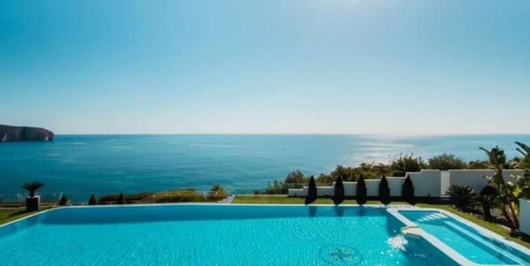 Elegant waterfront luxury villa in Moraira Cap Blanc – Sea view – ID: 5500003