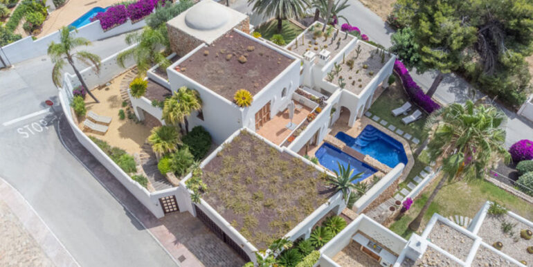 Modern Ibiza style villa in Moraira El Portet – Garage – ID: 5500002 - Architect Joaquín Lloret