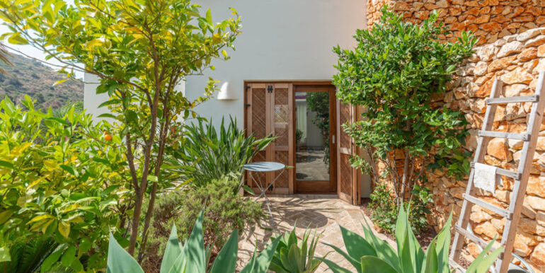 Modern Ibiza style villa in Moraira El Portet – Garden – ID: 5500002 - Architect Joaquín Lloret