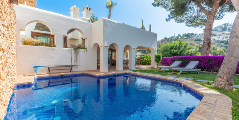 Modern Ibiza style villa in Moraira El Portet – Pool and waterfall – ID: 5500002 - Architect Joaquín Lloret