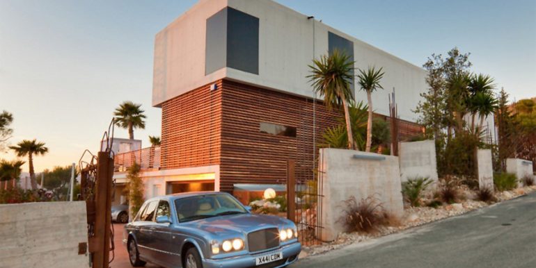 Moderne Design Villa in Benidorm Sierra Dorada - Hinteransicht - ID: 5500052