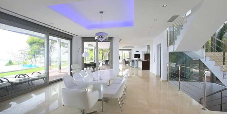 Exklusive Luxusvilla in erster Meereslinie in Altéa Campomanes - Essbereich - ID: 5500659 - Architekt David Montés López