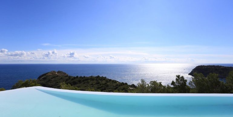 Gorgeous villa with exceptional sea views in Jávea Portichol - Pool with sea views - ID: 5500662