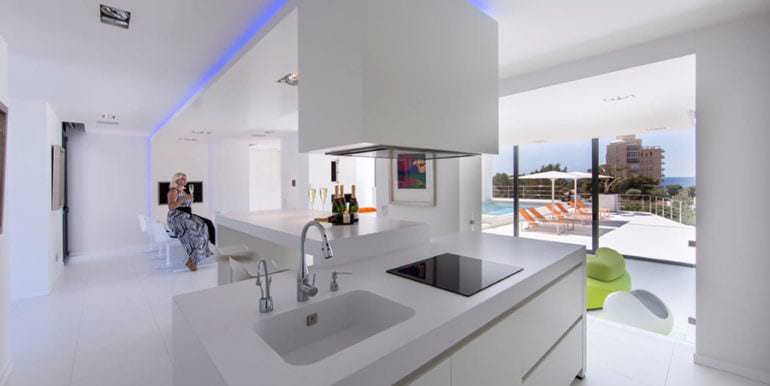 New villa in minimalist style with sea views in Moraira El Portet - American kitchen - ID: 5500633 - Architect Carlos Gilardi (Equipo Digitalarq S.L.) - Photographer: Michael van Oosten