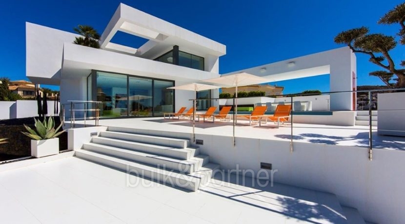 New villa in minimalist style with sea views in Moraira El Portet - Pool terrace - ID: 5500633 - Architect Carlos Gilardi (Equipo Digitalarq S.L.) - Photographer Michael van Oosten - Villa CAWOW