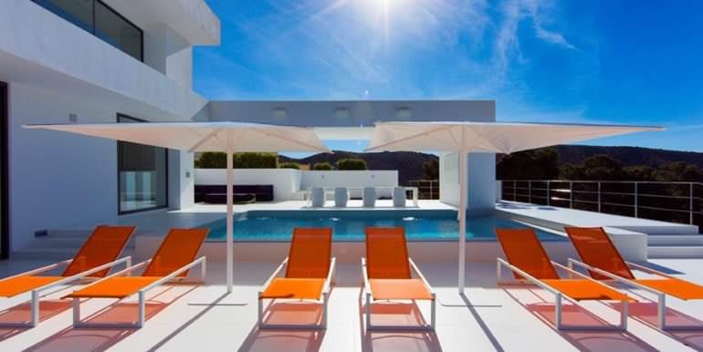 Villa im minimalistischen Stil mit Meerblick in Moraira El Portet - Pool Terrasse - ID: 5500633 - Fotograf: Michael van Oosten