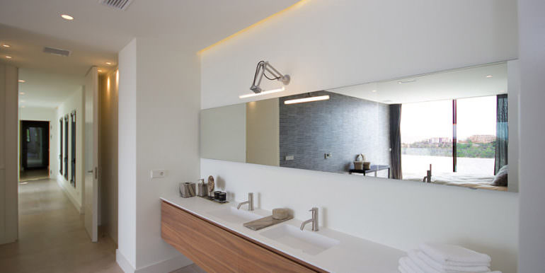 Modern luxury villa with sea views in Altéa Hills - Bathroom - ID: 5500676 - Photographer Germán Cabo