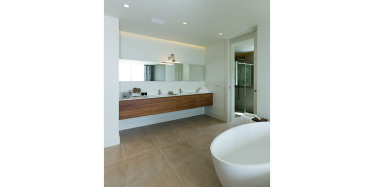 Modern luxury villa with sea views in Altéa Hills - Bathroom - ID: 5500676 - Photographer Germán Cabo