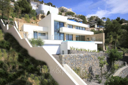 Modern luxury villa with sea views in Altéa Hills - Front of the villa from the side - ID: 5500676 - Architecture by Pepe Giner - Photographer Germán Cabo