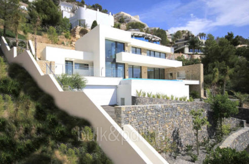 Modern luxury villa with sea views in Altea Hills - Front of the villa from the side - ID: 5500676 - Architecture by Pepe Giner - Photographer Germán Cabo