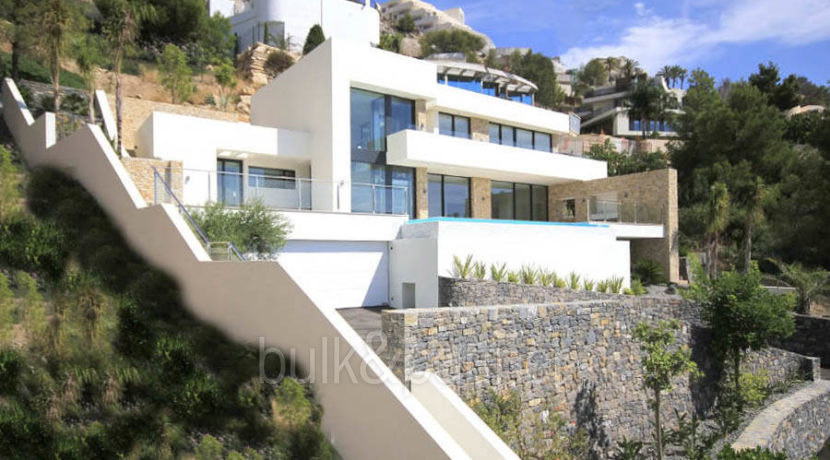 Modern luxury villa with sea views in Altea Hills - Front of the villa from the side - ID: 5500676 - Architecture by Pepe Giner - Photographer Germán Cabo