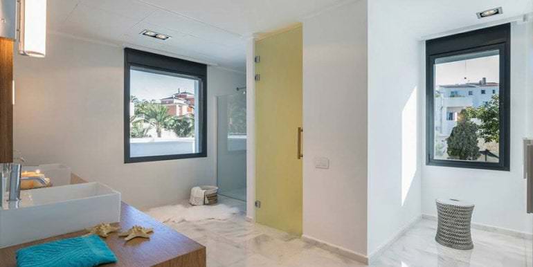 Neue Luxusvilla in bester Wohnlage in Moraira Cap Blanc - Badezimmer - ID: 5500665 - Fotograf Germán Cabo