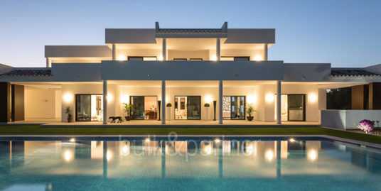 Elegante villa nueva en la mejor zona en Moraira Cap Blanc