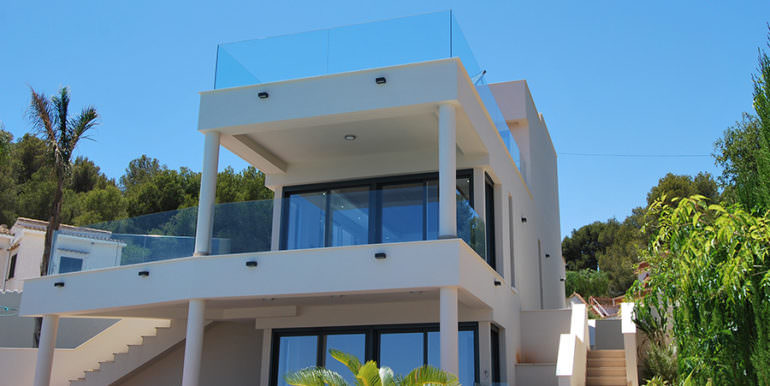 Seafront luxury villa in Benissa Cala Advocat - Front of the villa - ID: 5500677