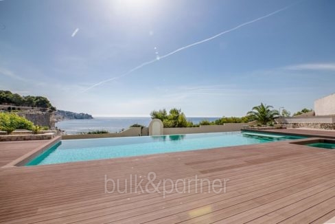 Seafront luxury villa in Benissa Cala Advocat - Pool terrace and sea views - ID: 5500677