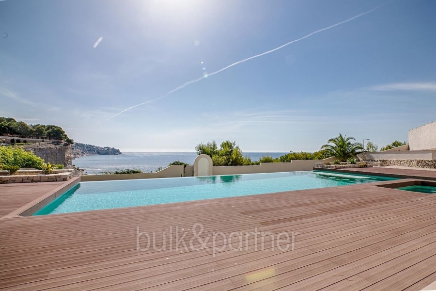 Seafront luxury villa in Benissa Cala Advocat