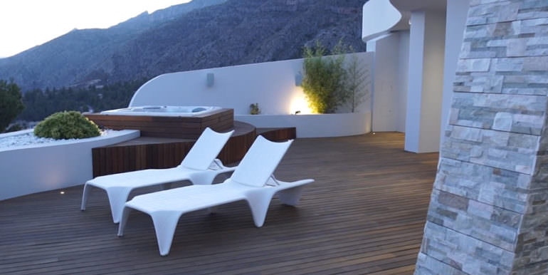 Apartamento de lujo con increíbles vistas al mar en Altéa la Sierra - Terraza con vistas al mar iluminada - ID: 5500686