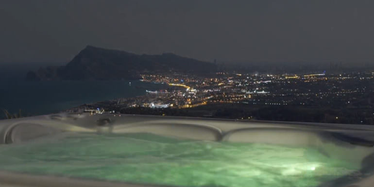 Luxuswohnung mit traumhaftem Meerblick in Altéa la Sierra - Whirlpool beleuchtet mit Meerblick - ID: 5500686