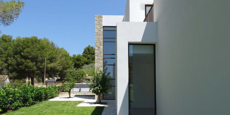 Modern new build luxury villa in Moraira El Portet - Side view - ID: 5500685 - Architect Ramón Esteve