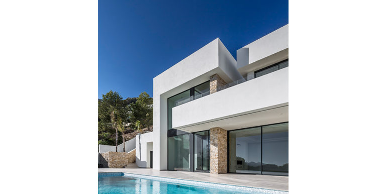 Modern luxury villa with sea views in Altéa Hills - Pool terrace and facade - ID: 5500676 - Architecture by Pepe Giner - Photographer Germán Cabo
