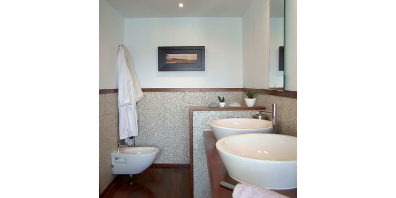 Superb luxury villa in prime location in Moraira El Portet/Cap d’Or - Bathroom - ID: 5500689 - Architect Joaquín Lloret - Photographer Torsten Bulk