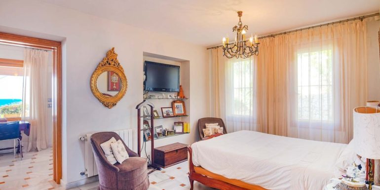 Frontline villa in Benissa Les Bassetes - Bedroom - ID: 5500695