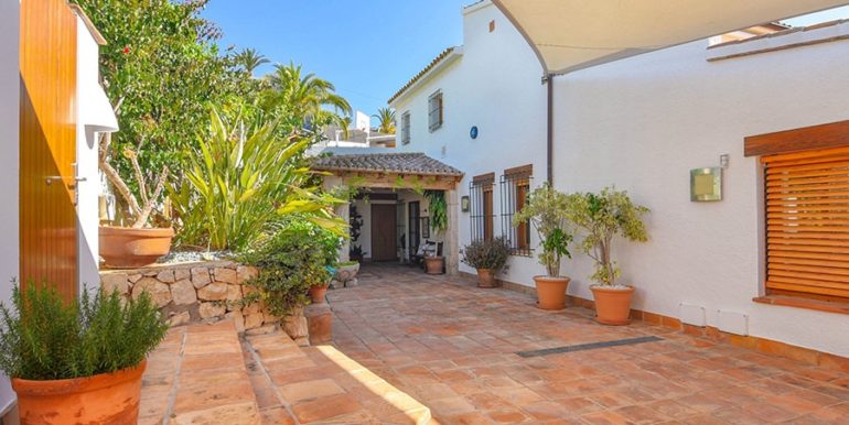 Villa en primera línea en Benissa Les Bassetes - Área de entrada al exterior - ID: 5500695