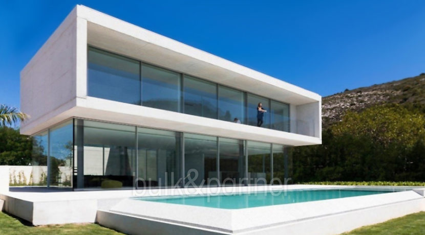New build design villa with sea views in Moraira El Portet - Pool terrace, villa and garden - ID: 5500692 - Architect Dalia Alba - Photographer Javier Briones