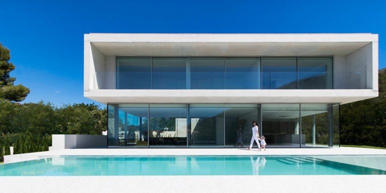 New build design villa with sea views in Moraira El Portet - Pool terrace and villa - ID: 5500692 - Architect Dalia Alba - Photographer Javier Briones