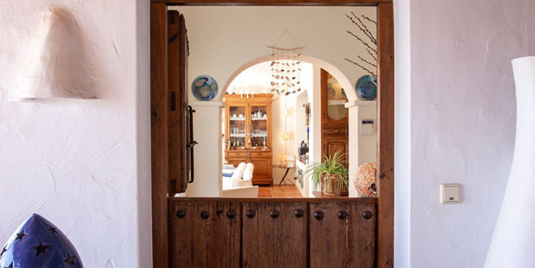 Exceptional ibiza style luxury villa in Moraira El Portet - Old door - ID: 5500687 - Architect Joaquín Lloret
