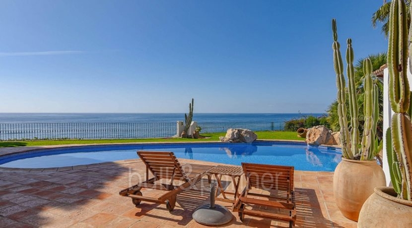 Frontline villa in Benissa Les Bassetes - Sea views from the pool terrace - ID: 5500695