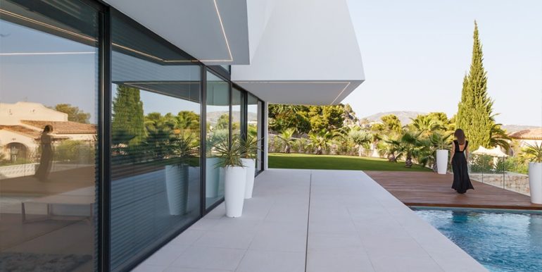 Luxury villa with beautiful sea views in Moraira Benimeit - Pool terrace and garden - ID: 5500671 - Architect Ramón Gandia Brull (RGB Arquitectos)