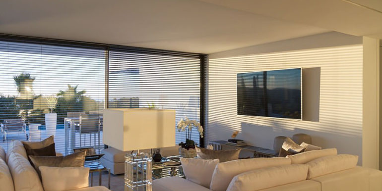 Luxusvilla mit perfektem Meerblick in Moraira Benimeit - Wohnzimmer bei Sonnenaufgang - ID: 5500670 - Architekt Ramón Gandia Brull (RGB Arquitectos)
