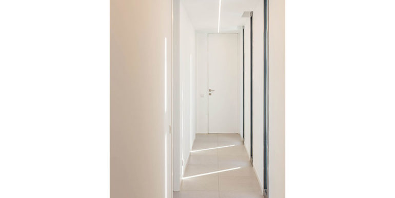 Luxusvilla mit schönem Meerblick in Moraira Benimeit - Flur im Obergeschoss - ID: 5500671 - Architekt Ramón Gandia Brull (RGB Arquitectos)