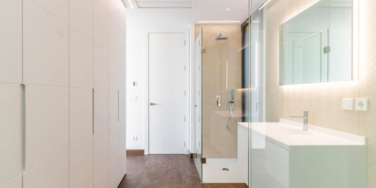 Luxury new build villa in Jávea Balcón al Mar - Bathroom with shower - ID: 5500698