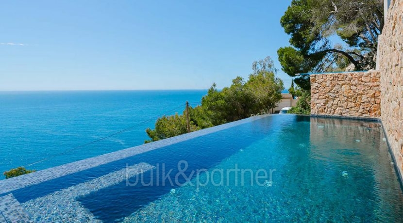 Luxury property on the seafront in Jávea Ambolo - Pool with amazing sea views - ID: 5500672 - Architect POM Architectos