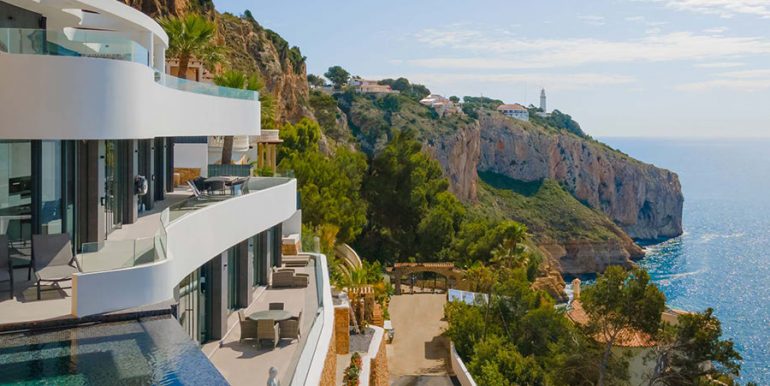Luxury property on the seafront in Jávea Ambolo - Side view - ID: 5500672 - Architect POM Architectos