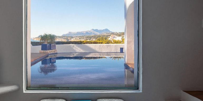 Einzigartige Villa im Ibiza-Style mit Meerblick in Moraira Portichol/Club Náutico - Wohnzimmer mit fantastischer Aussicht - ID: 5500705 - Architekt Joaquín Lloret