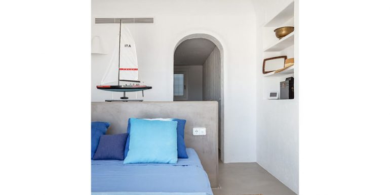 Einzigartige Villa im Ibiza-Style mit Meerblick in Moraira Portichol/Club Náutico - Hauptschlafzimmer mit separatem Ankleidezimmer - ID: 5500705 - Architekt Joaquín Lloret
