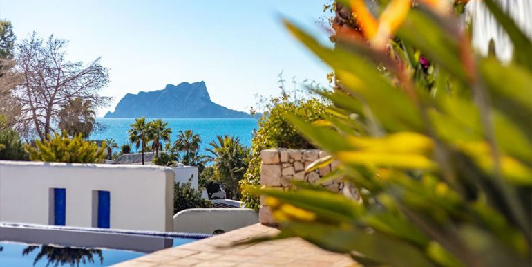 Einzigartige Villa im Ibiza-Style mit Meerblick in Moraira Portichol/Club Náutico - Meerblick von der Poolterrasse - ID: 5500705 - Architekt Joaquín Lloret