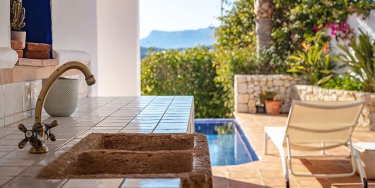 Einzigartige Villa im Ibiza-Style mit Meerblick in Moraira Portichol/Club Náutico - Antikes Waschbecken - ID: 5500705 - Architekt Joaquín Lloret