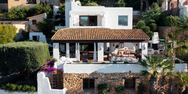 Fantastic Ibiza style villa in second sea line in Moraira El Portet - Frontal - ID: 5500706 - Architecture by Lloret Designs/Joaquín Lloret