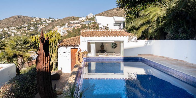 Fantastic Ibiza style villa in second sea line in Moraira El Portet - Infinity pool and pool terrace - ID: 5500706 - Architecture by Lloret Designs/Joaquín Lloret