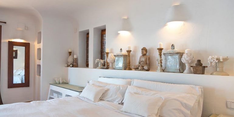 Fantastic Ibiza style villa in second sea line in Moraira El Portet - Master bedroom - ID: 5500706 - Architecture by Lloret Designs/Joaquín Lloret