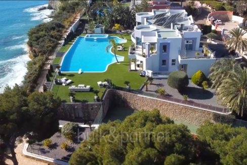 Elegante Luxusvilla in erster Meeresline in Moraira Cap Blanc - Seitenansicht - ID: 5500003