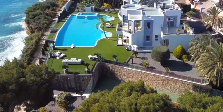 Elegante Luxusvilla in erster Meeresline in Moraira Cap Blanc - Seitenansicht - ID: 5500003