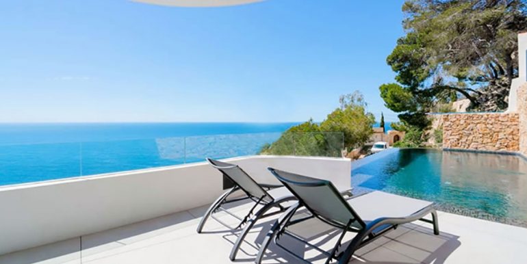 Luxury property on the seafront in Jávea Ambolo - Pool terrace and sea views - ID: 5500672 - Architect POM Architectos